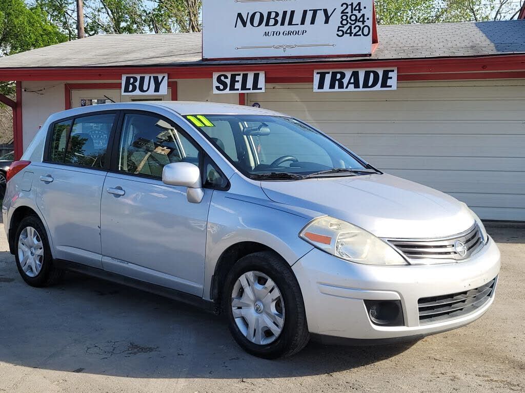 2011 NISSAN Versa