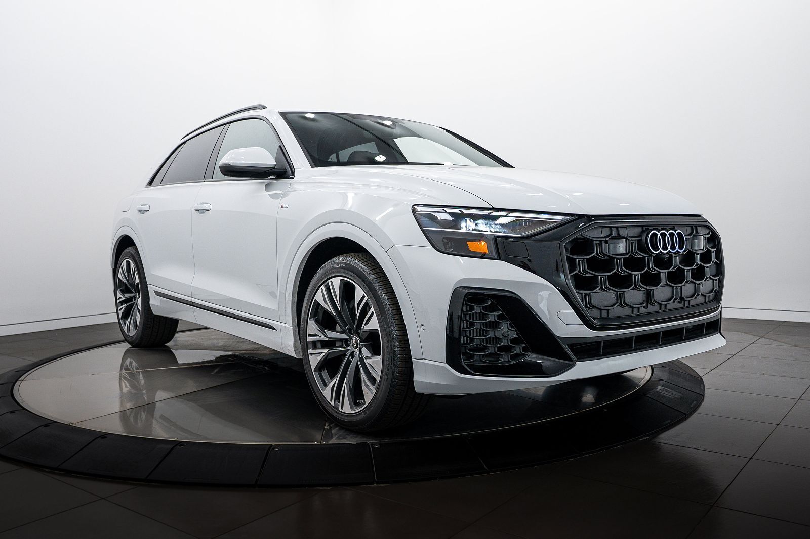 2026 Audi Q8