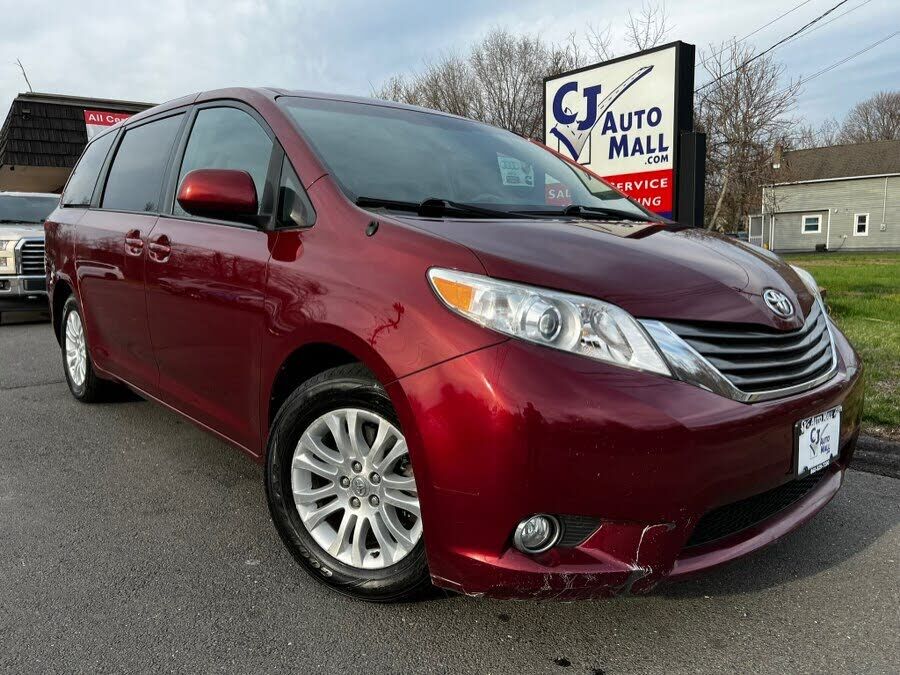 2014 TOYOTA Sienna
