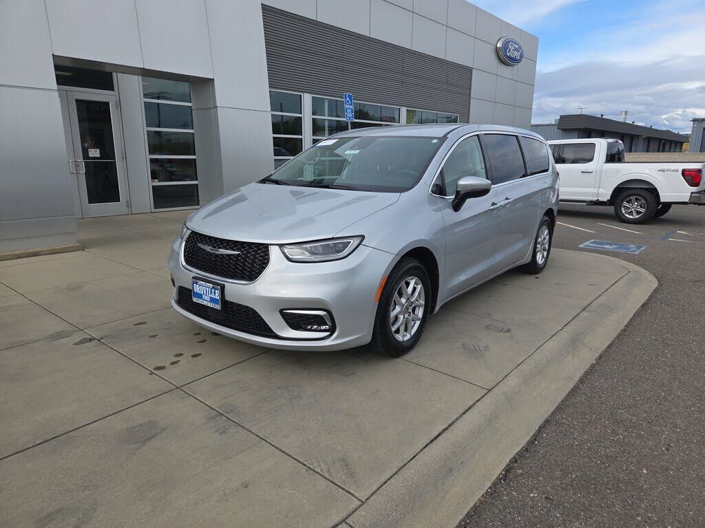 2023 CHRYSLER Pacifica