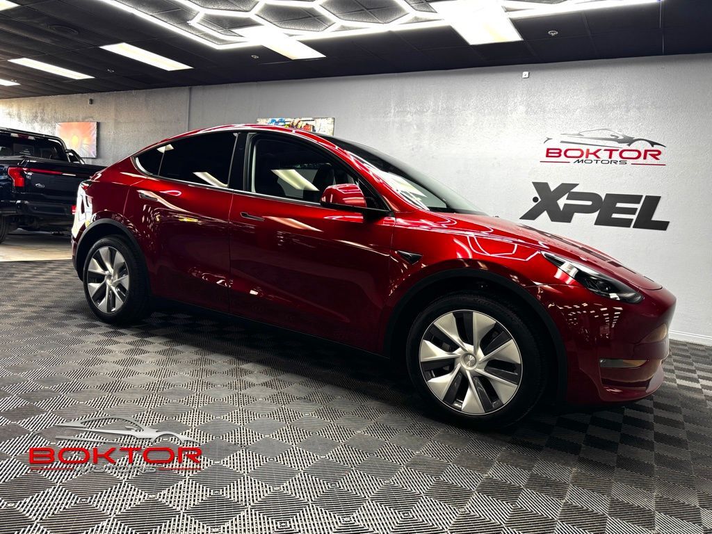 2024 TESLA Model Y