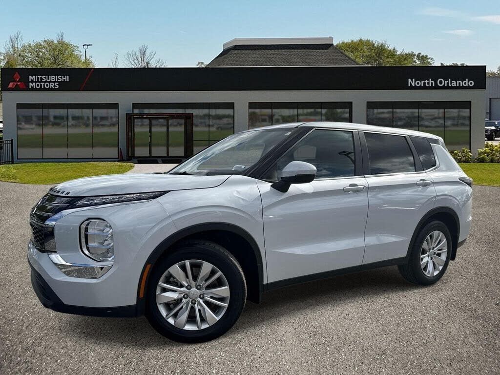 2025 MITSUBISHI Outlander