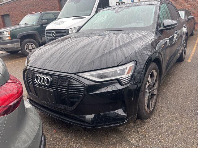 2023 AUDI e-tron