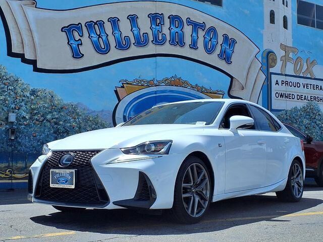 2019 LEXUS IS