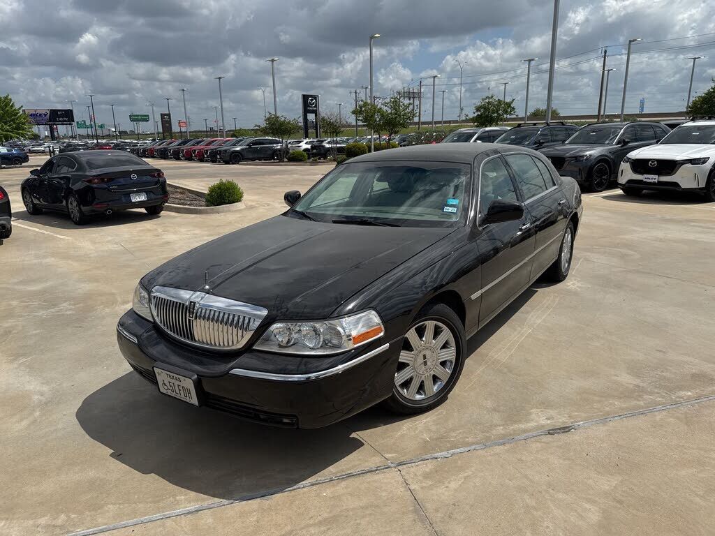 2003 LINCOLN Town Car