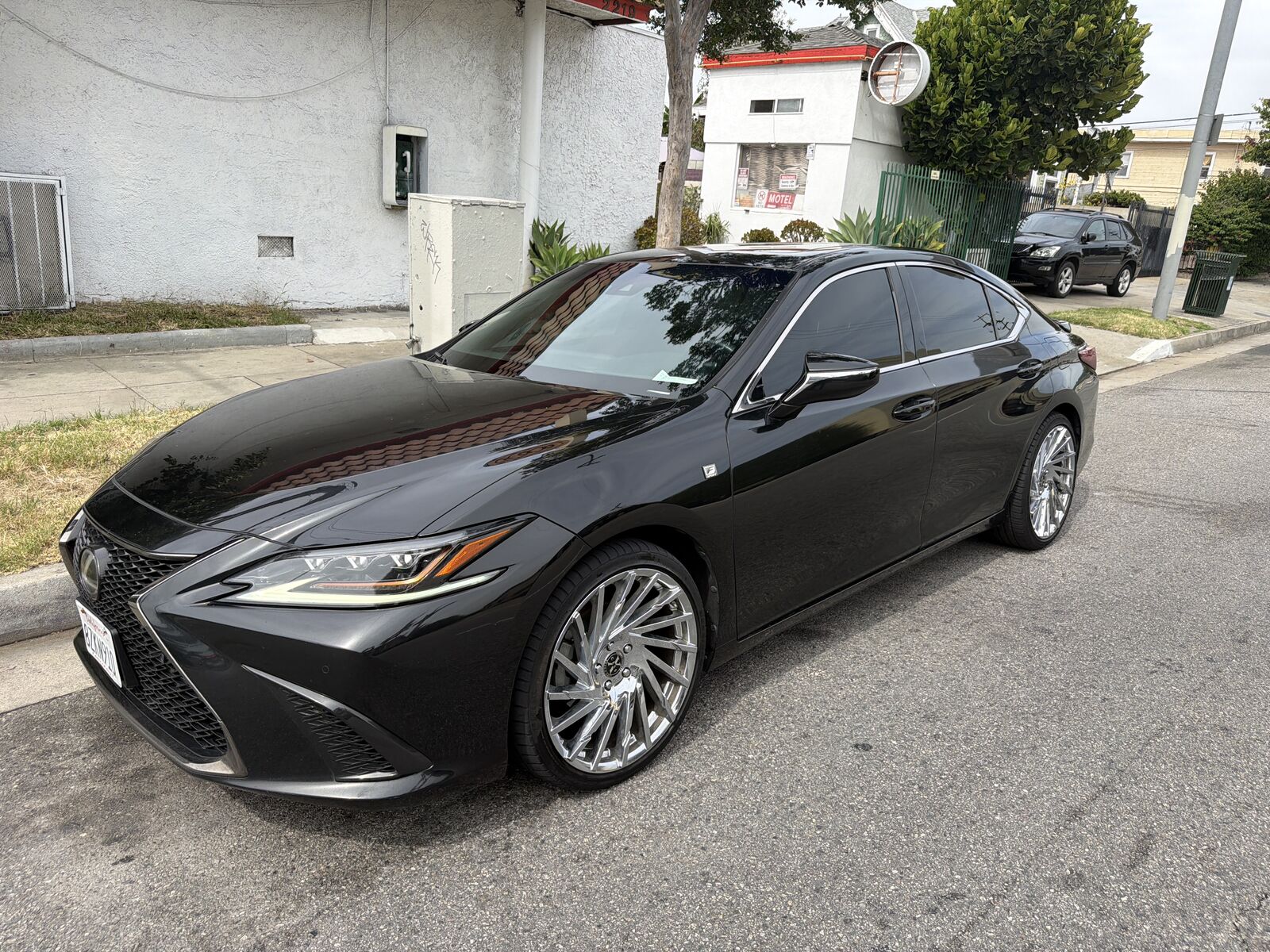2019 LEXUS ES