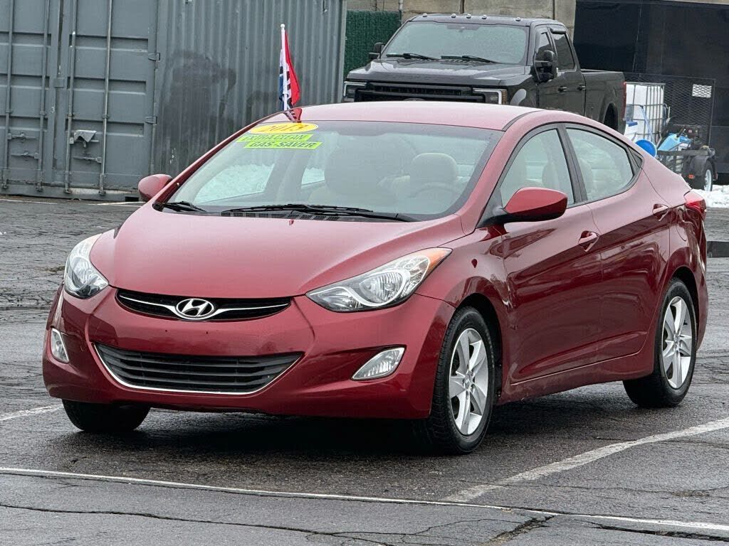 2013 HYUNDAI Elantra
