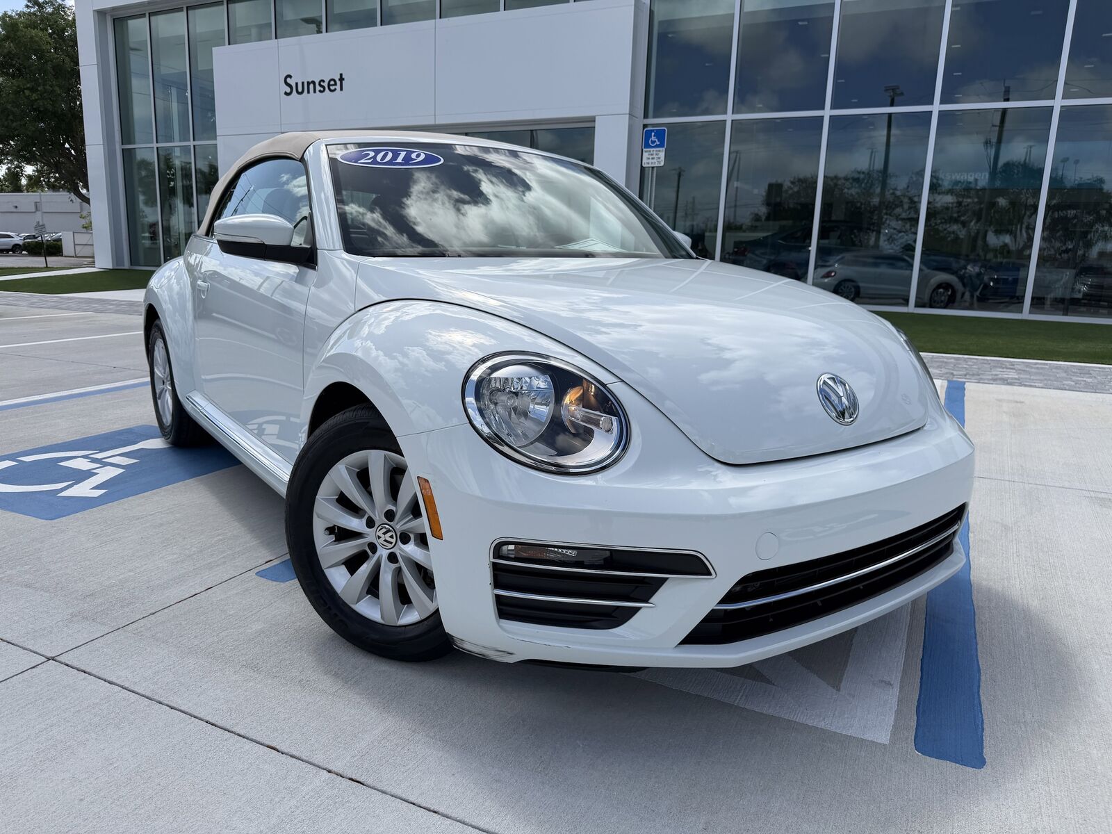 2019 VOLKSWAGEN Beetle