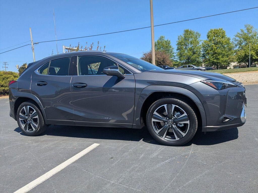 2026 LEXUS UX