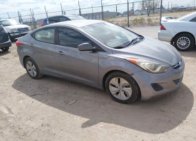 2013 HYUNDAI Elantra