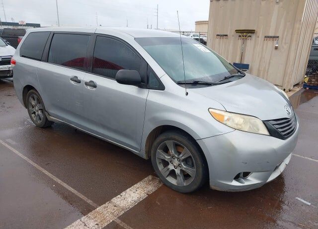 2014 TOYOTA Sienna