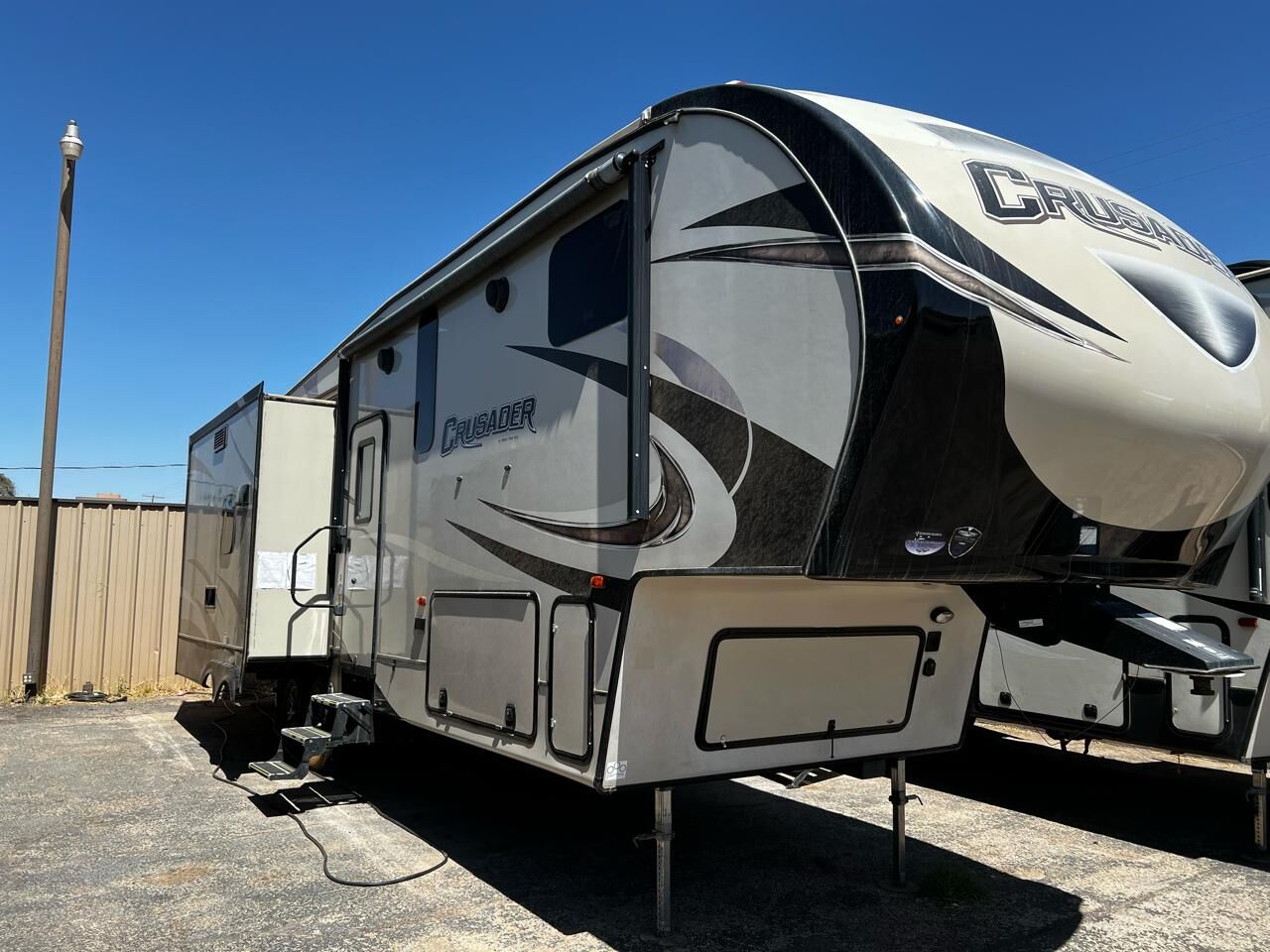 2017 FOREST RIVER Crusader