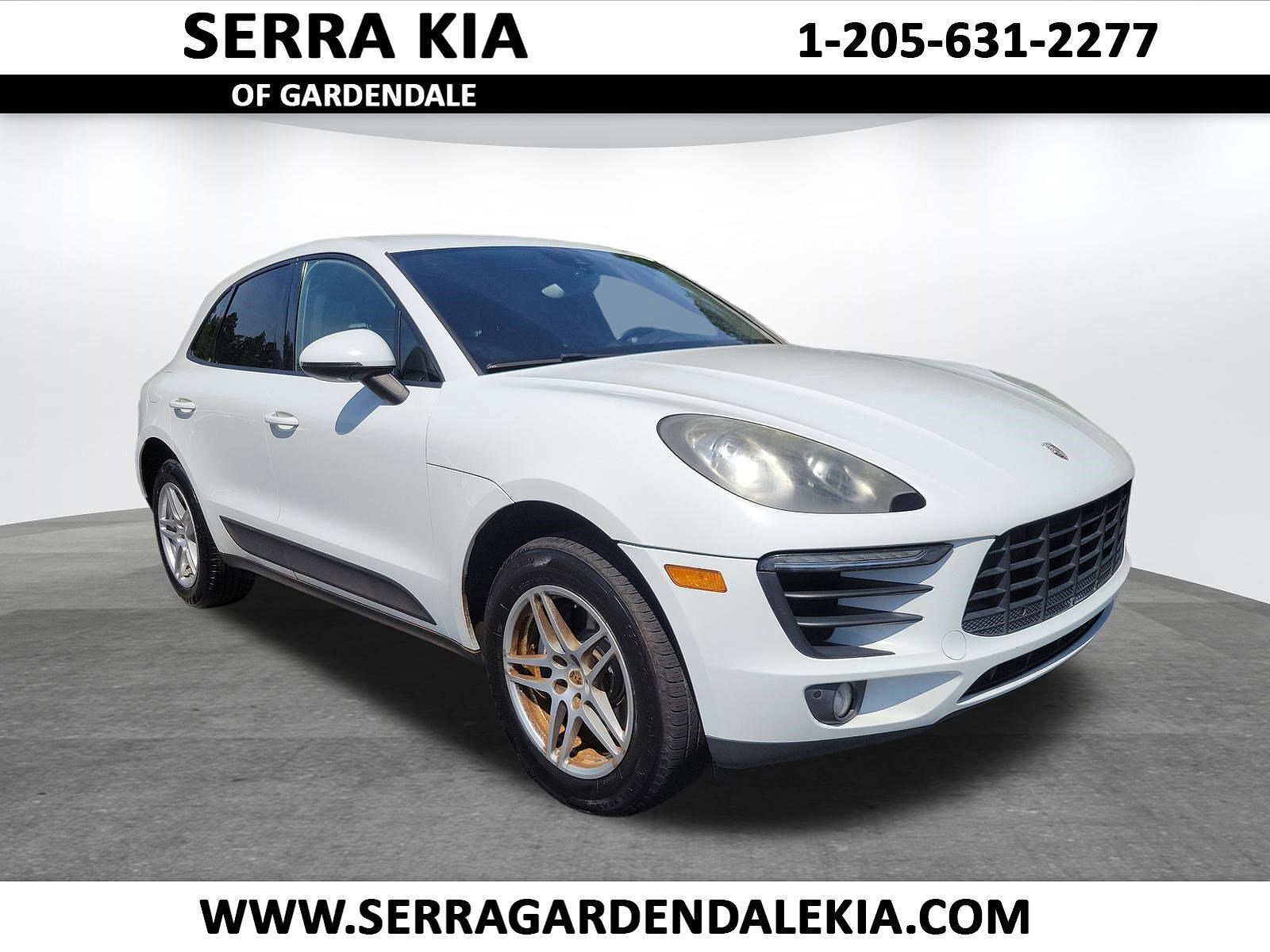 2017 PORSCHE Macan