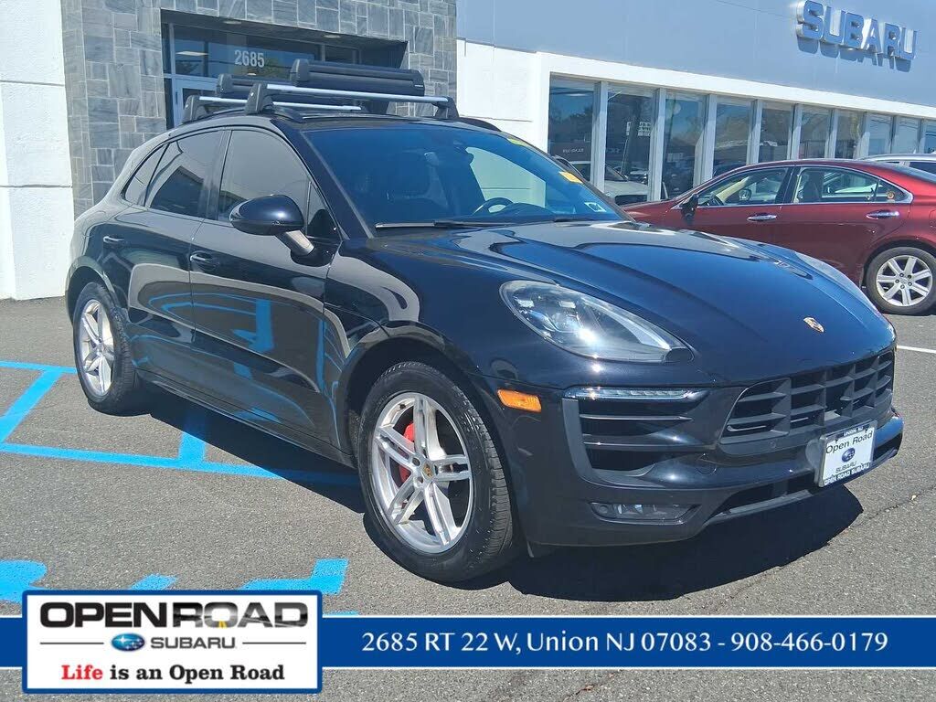 2017 PORSCHE Macan