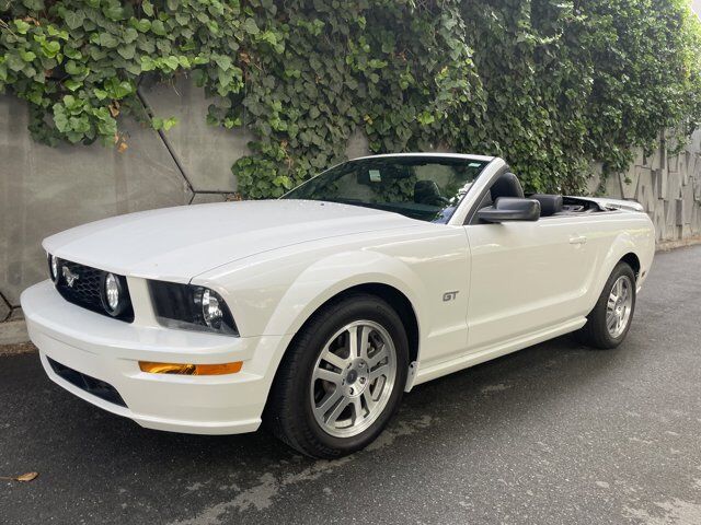 2005 FORD Mustang