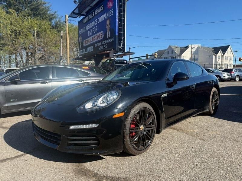 2016 PORSCHE Panamera
