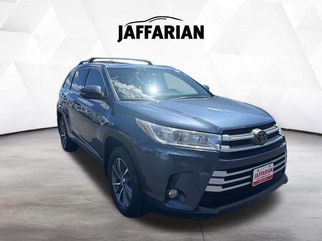 2017 TOYOTA Highlander