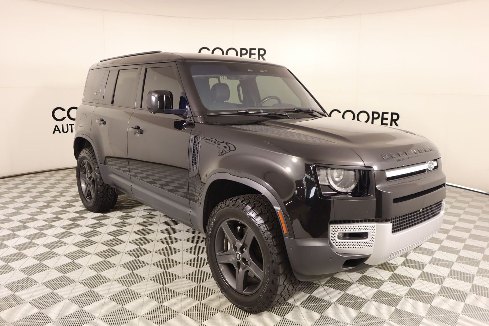 2020 LAND ROVER Defender
