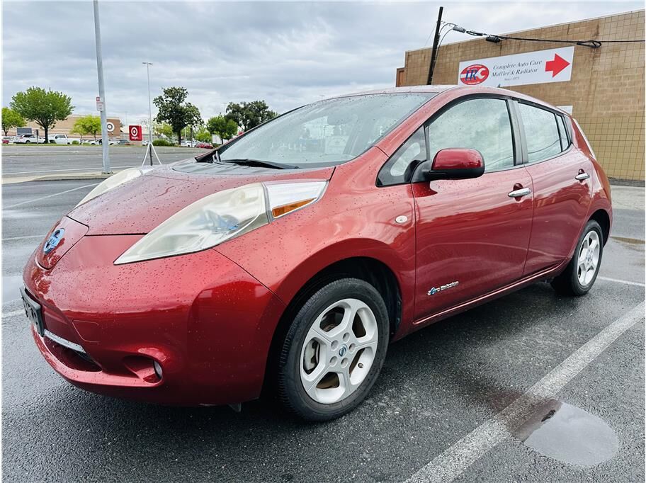 2011 NISSAN Leaf