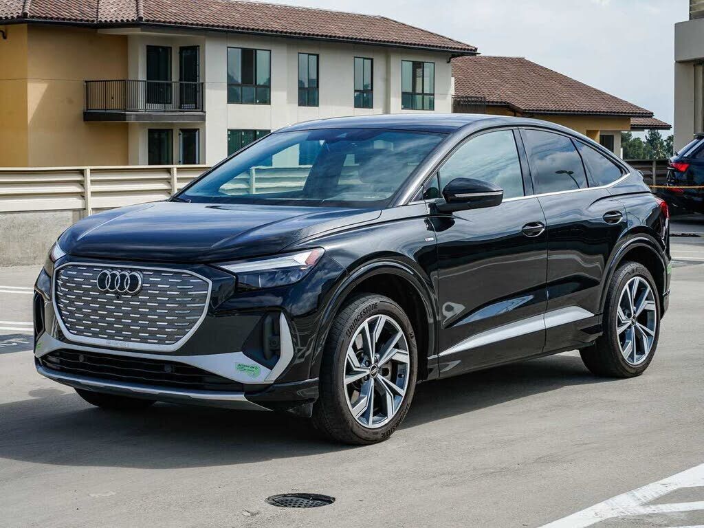 2023 AUDI Q4