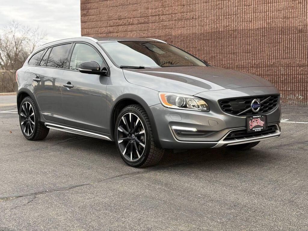 2016 VOLVO V60CC