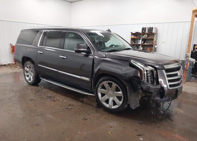 2017 CADILLAC Escalade ESV