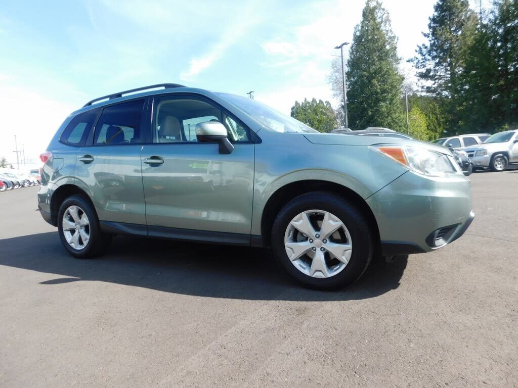 2015 SUBARU Forester