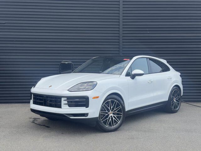 2025 PORSCHE Cayenne