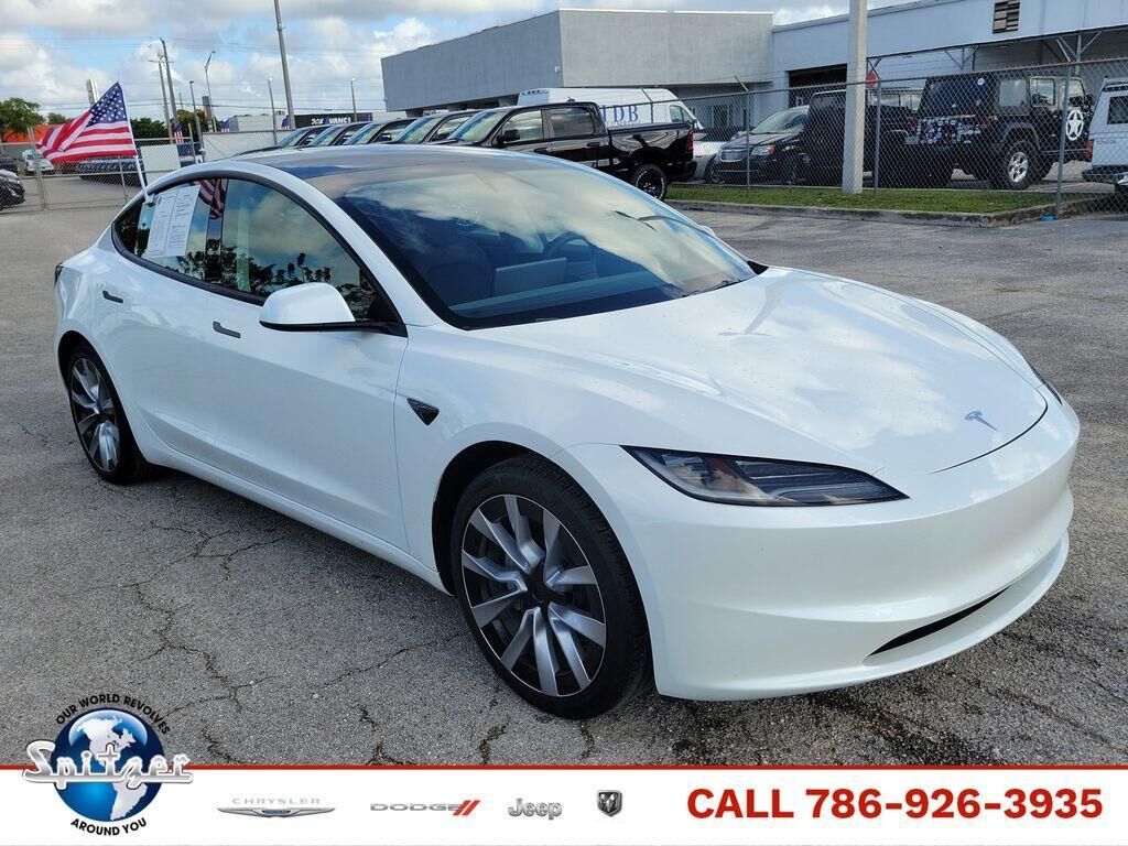 2024 TESLA Model 3