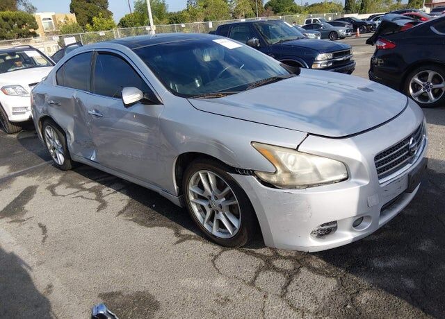 2010 NISSAN Maxima