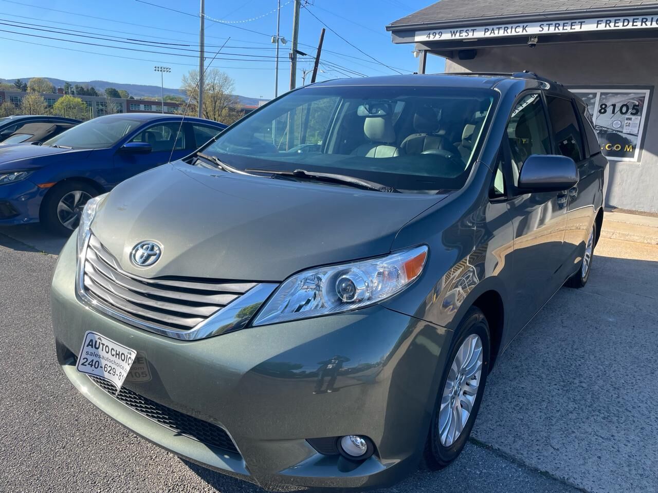 2011 TOYOTA Sienna