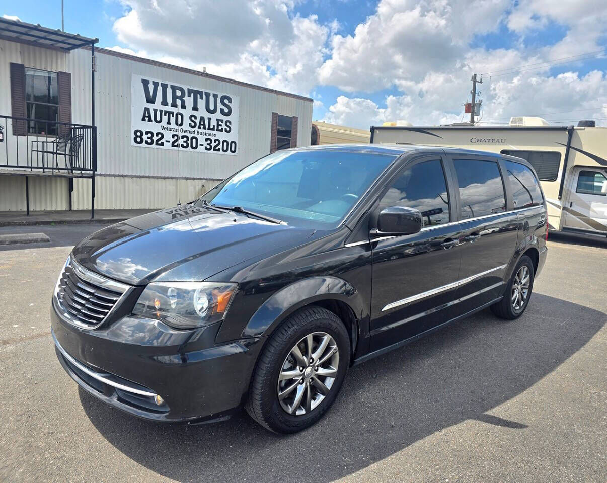 2015 CHRYSLER Town and Country