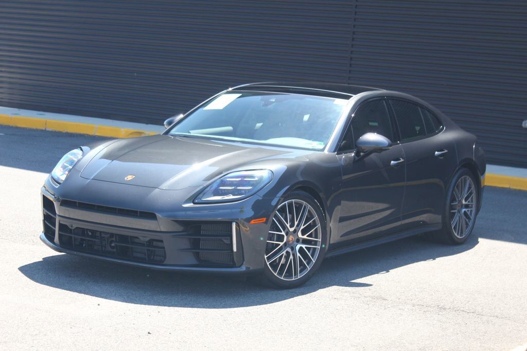 2025 PORSCHE Panamera
