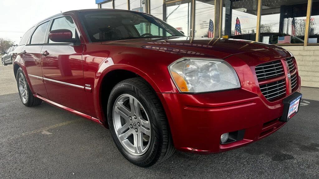 2005 DODGE Magnum