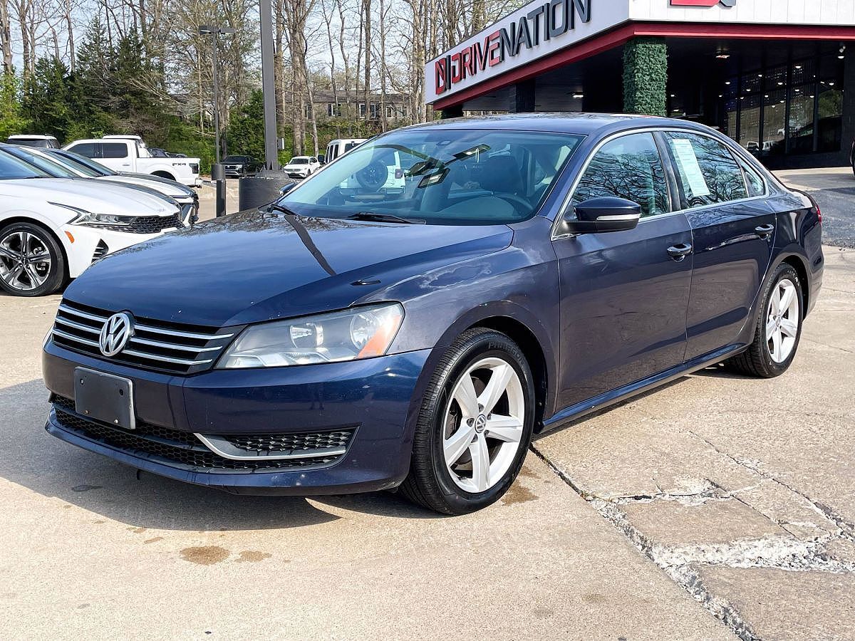 2013 VOLKSWAGEN Passat