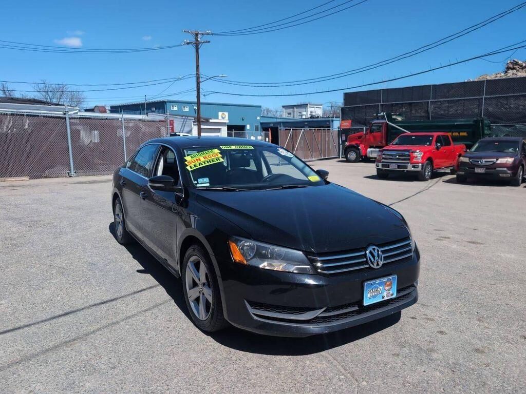 2012 VOLKSWAGEN Passat