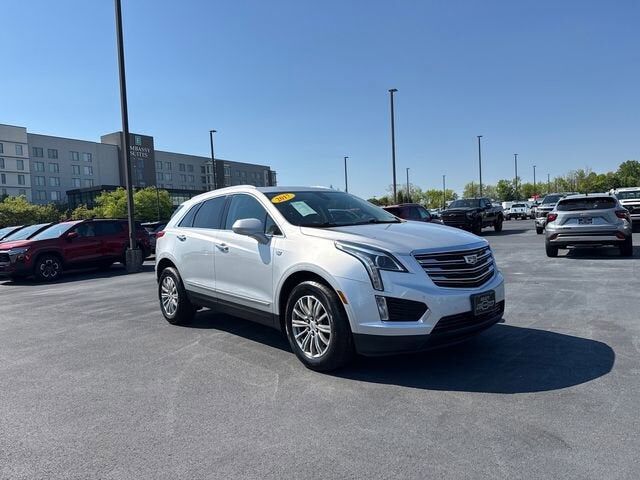 2017 CADILLAC XT5