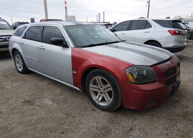 2005 DODGE Magnum