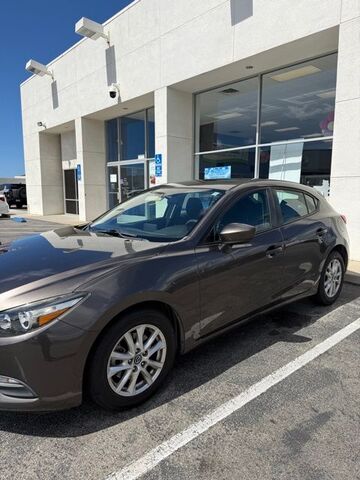 2017 MAZDA Mazda3