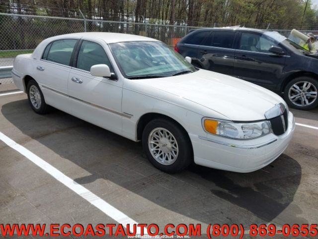 1999 LINCOLN Town Car