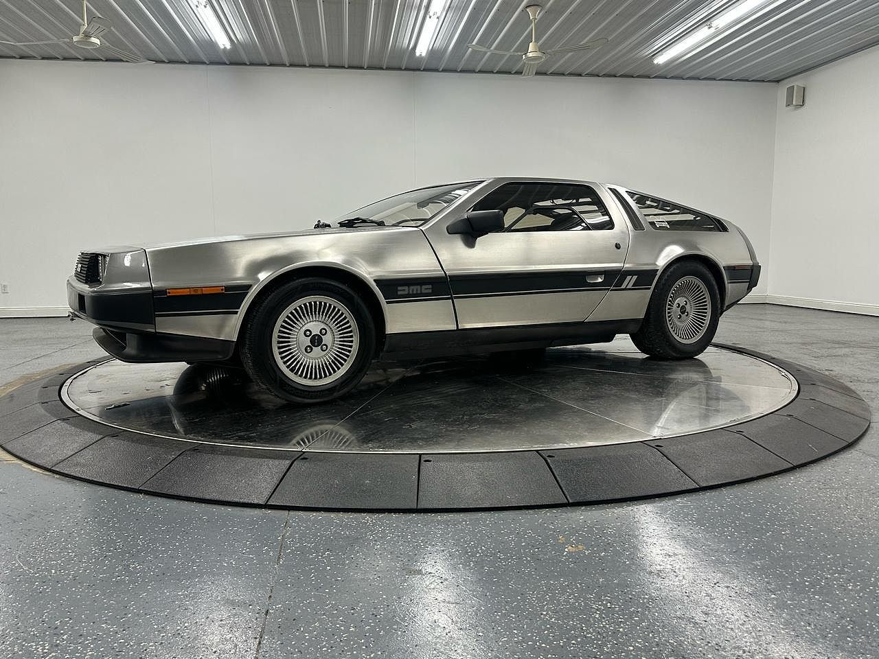 1981 DELOREAN DMC-12