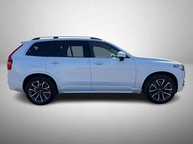 2017 VOLVO XC90