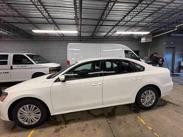 2014 VOLKSWAGEN Passat