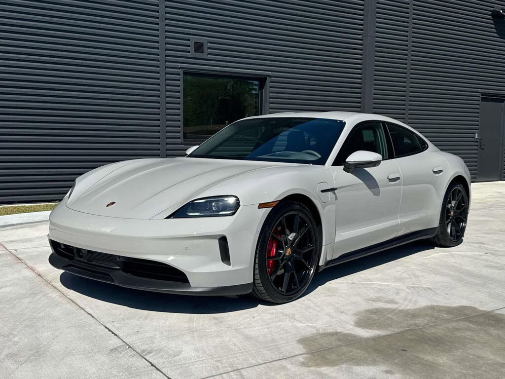 2025 PORSCHE Taycan