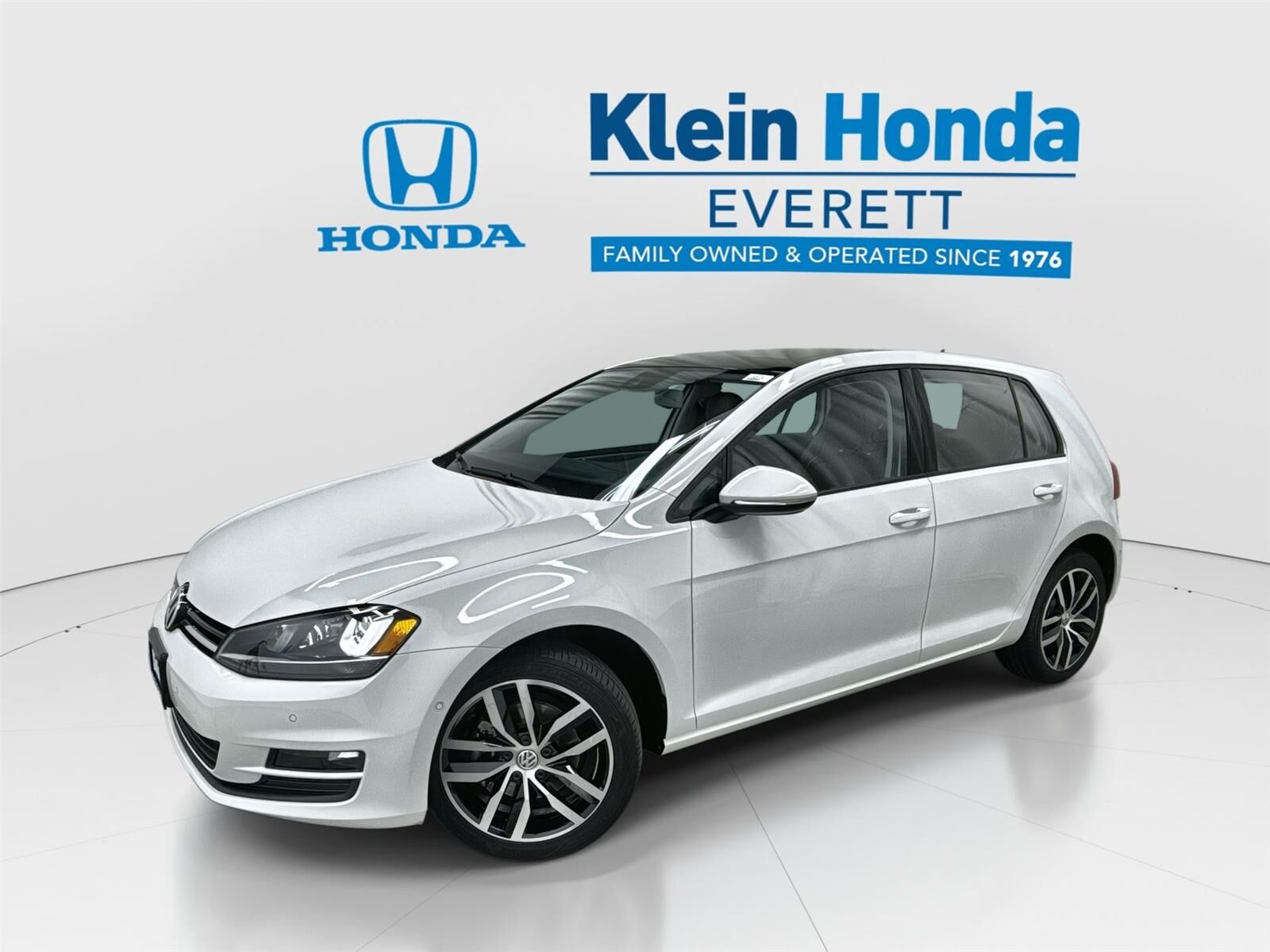 2016 VOLKSWAGEN Golf