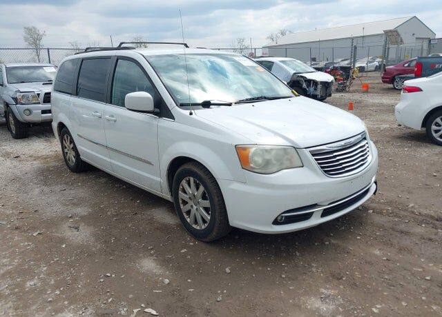 2014 CHRYSLER Town and Country