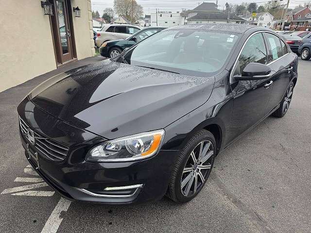 2015 VOLVO S60