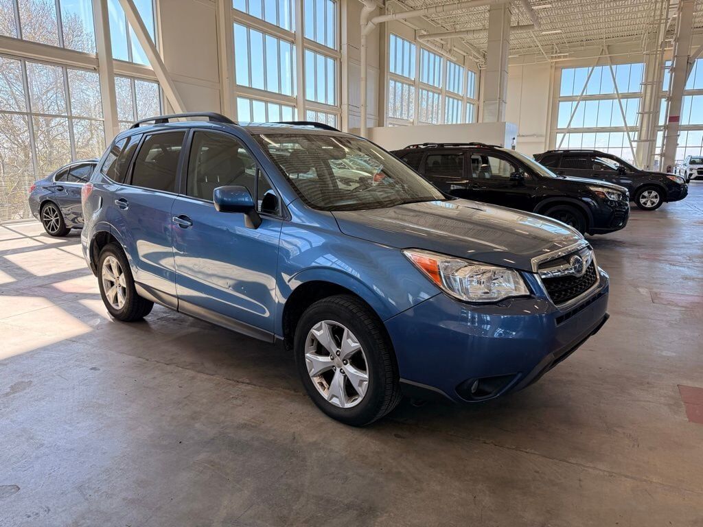 2016 SUBARU Forester