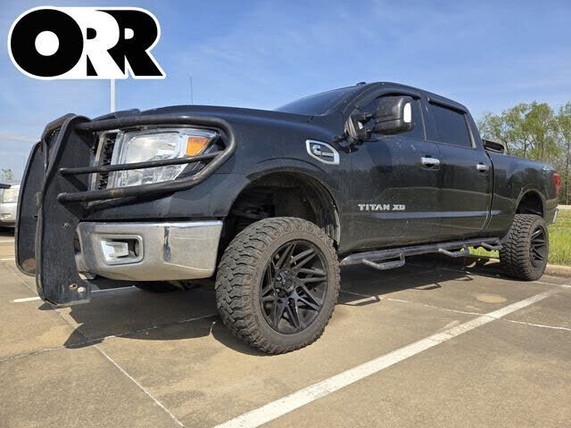 2017 NISSAN Titan