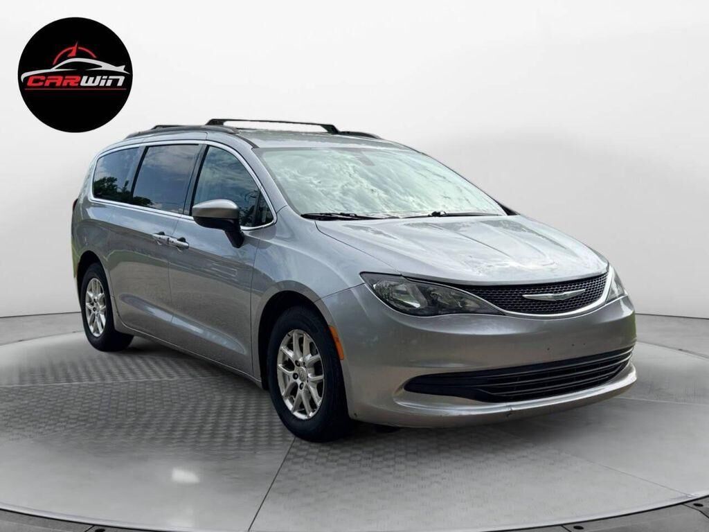2020 CHRYSLER Voyager